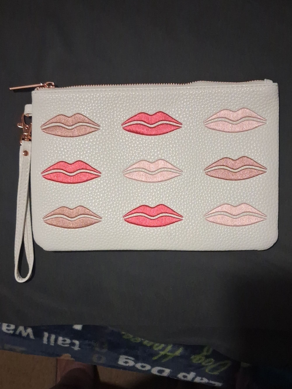 BEAUTY BIO. WHITE FAUX LEATHE Wristlet Clutch with Pink & Red LipS. NWOT